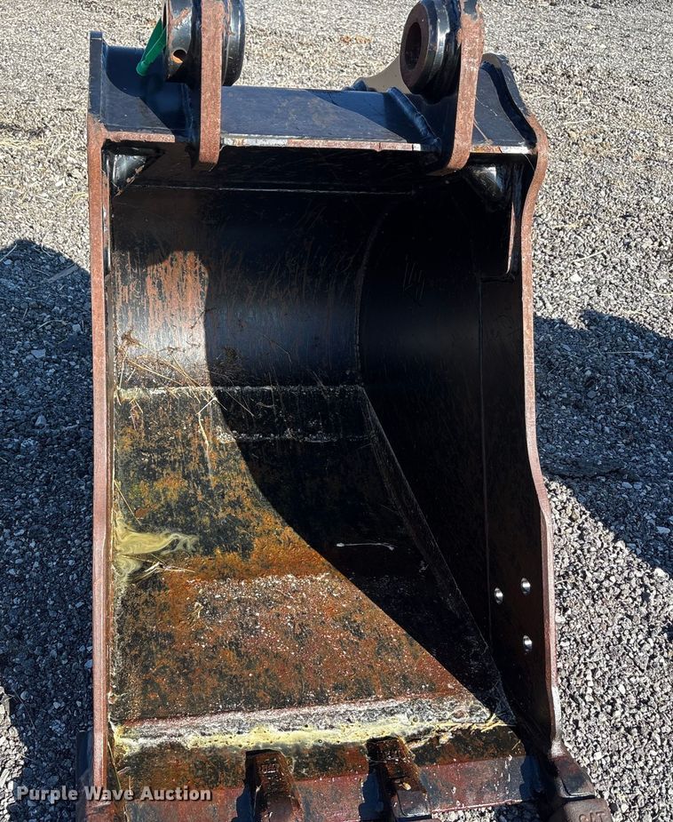 image for item EM6191 (2) Caterpillar excavator buckets