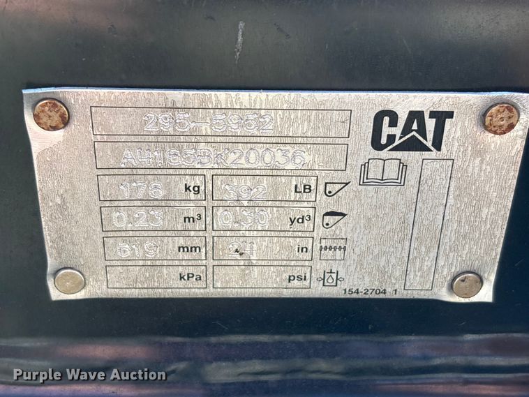 image for item EM6191 (2) Caterpillar excavator buckets