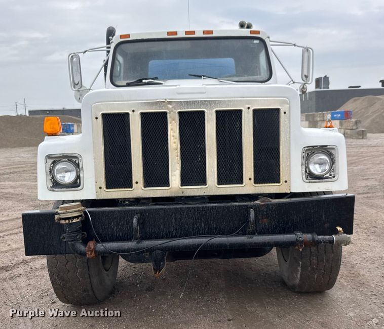 image for item EM8405 1991 International F2574 water truck