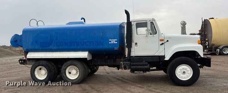 image for item EM8405 1991 International F2574 water truck