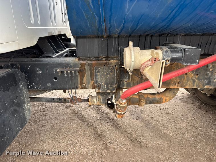 image for item EM8405 1991 International F2574 water truck