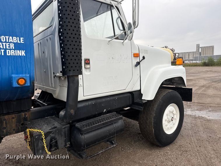 image for item EM8405 1991 International F2574 water truck