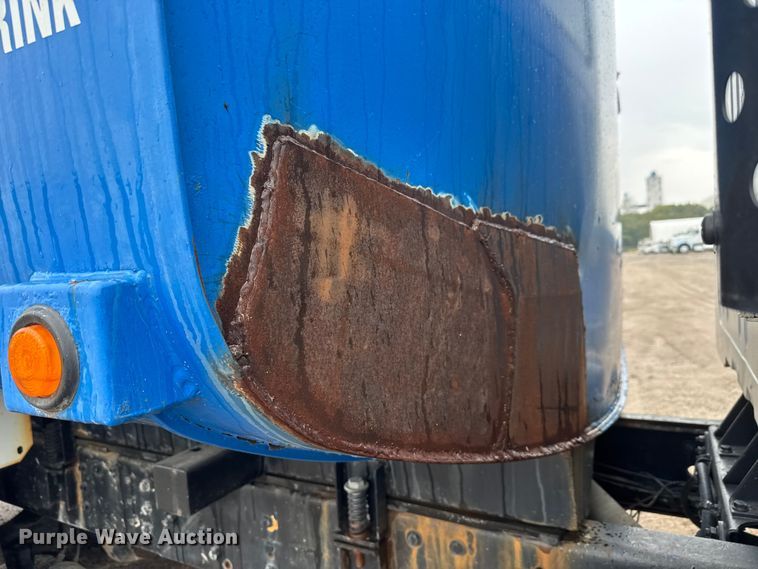 image for item EM8405 1991 International F2574 water truck