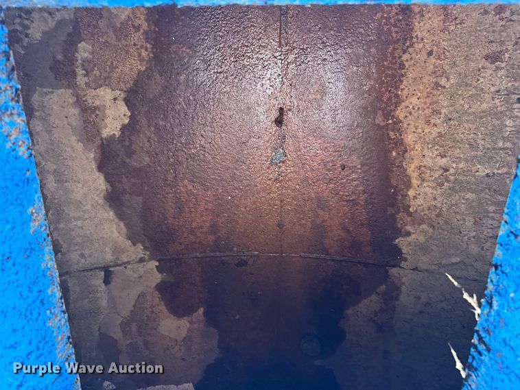 image for item EM8405 1991 International F2574 water truck