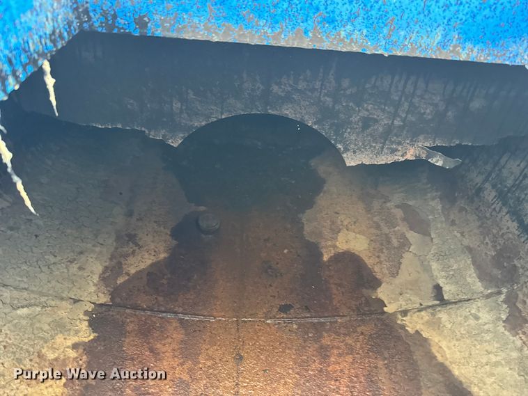 image for item EM8405 1991 International F2574 water truck