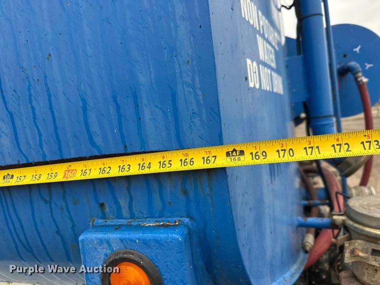 image for item EM8405 1991 International F2574 water truck