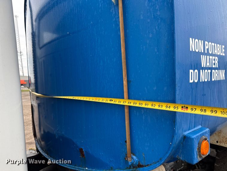 image for item EM8405 1991 International F2574 water truck