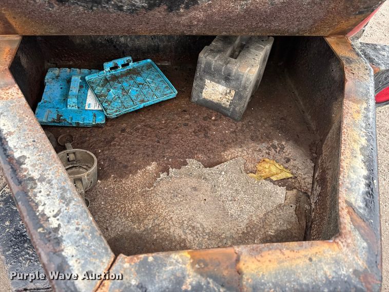 image for item EM8405 1991 International F2574 water truck