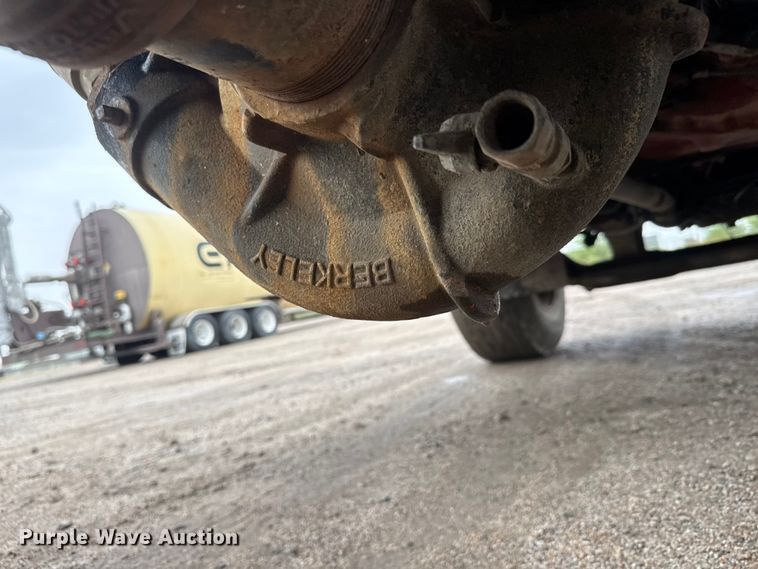 image for item EM8405 1991 International F2574 water truck