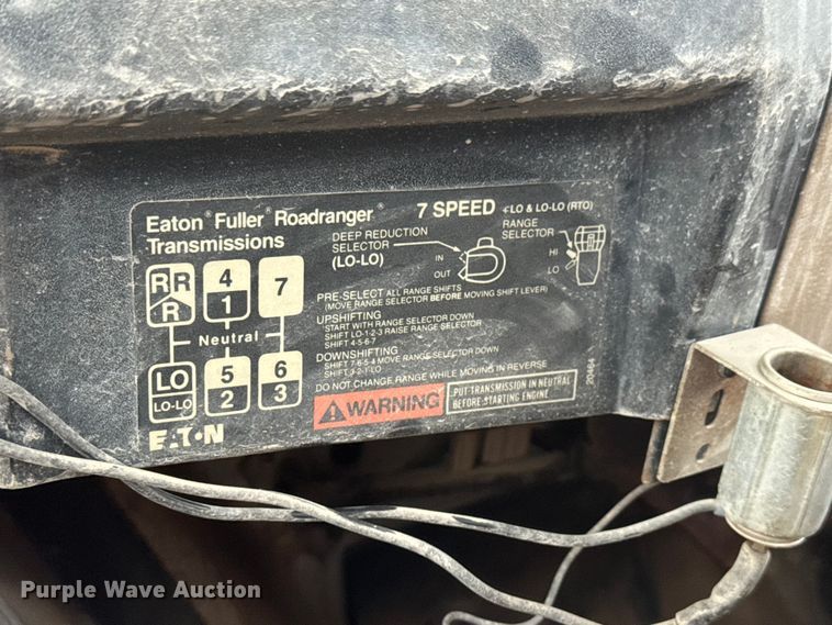 image for item EM8405 1991 International F2574 water truck