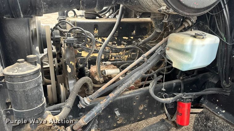 image for item EM8405 1991 International F2574 water truck