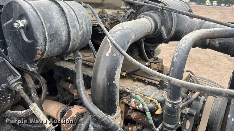 image for item EM8405 1991 International F2574 water truck