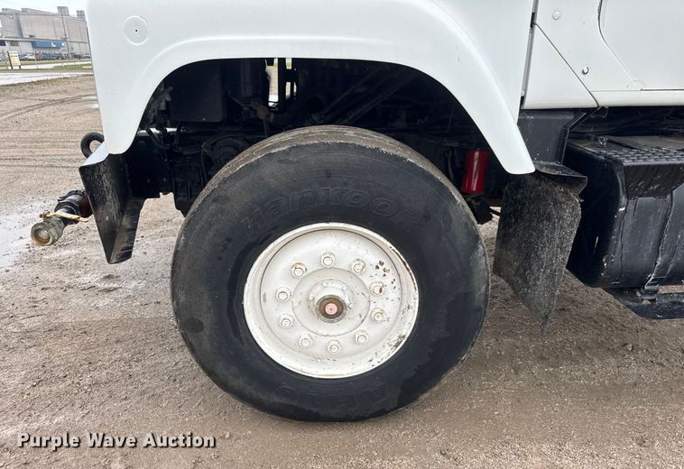 image for item EM8405 1991 International F2574 water truck