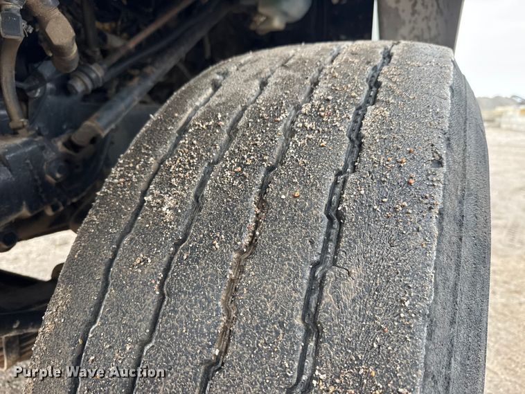 image for item EM8405 1991 International F2574 water truck