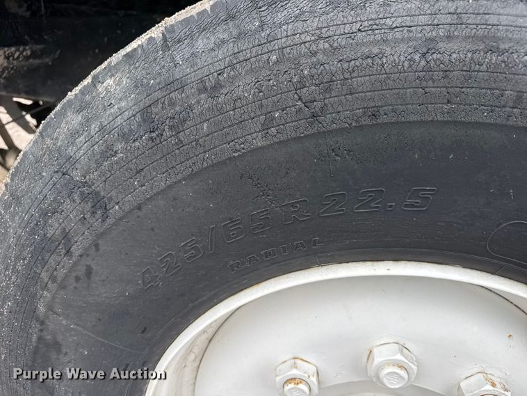 image for item EM8405 1991 International F2574 water truck