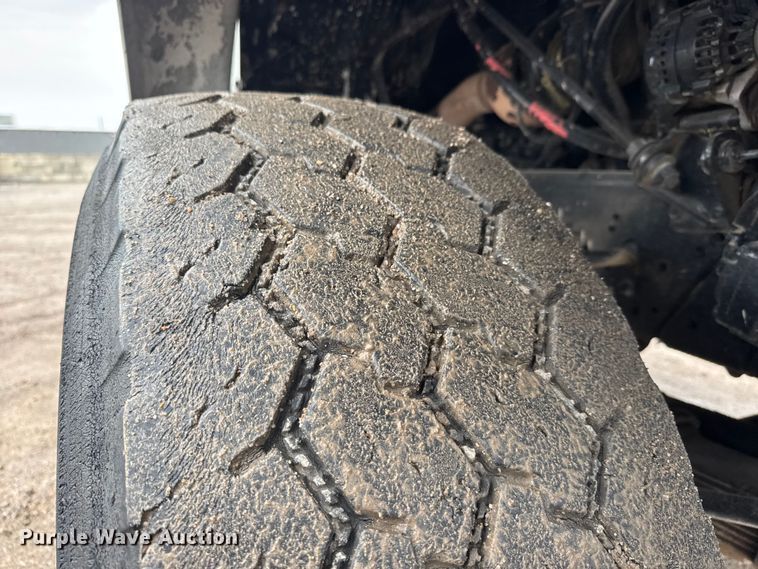 image for item EM8405 1991 International F2574 water truck