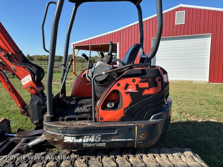 image for item EN5706 2006 Kubota U45 mini excavator