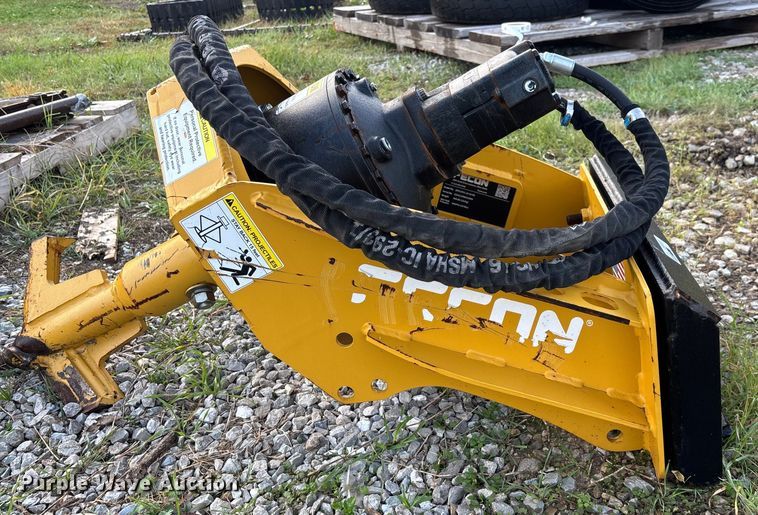 image for item EN5772 Fecon SHX12VCL-10-18-H0 compact utility loader stump grinder