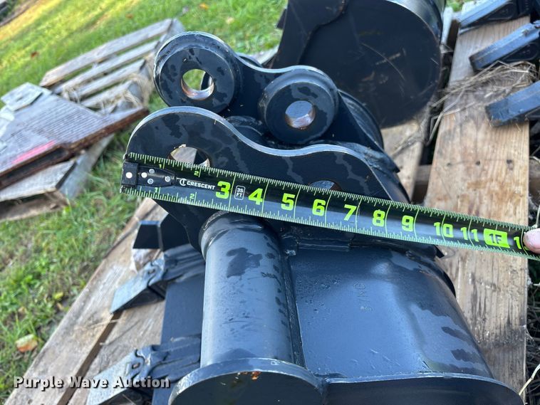 image for item EN5781 (3) excavator buckets