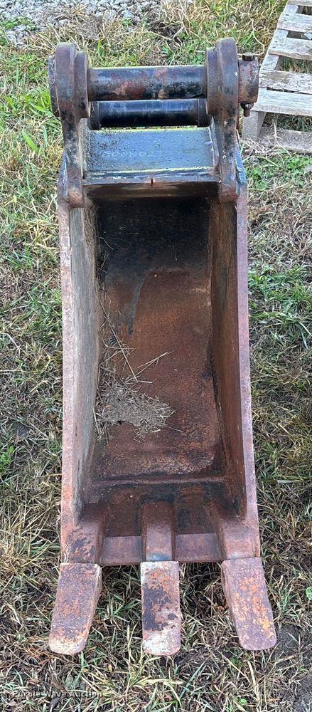 image for item EN5782 (5) TAG excavator buckets