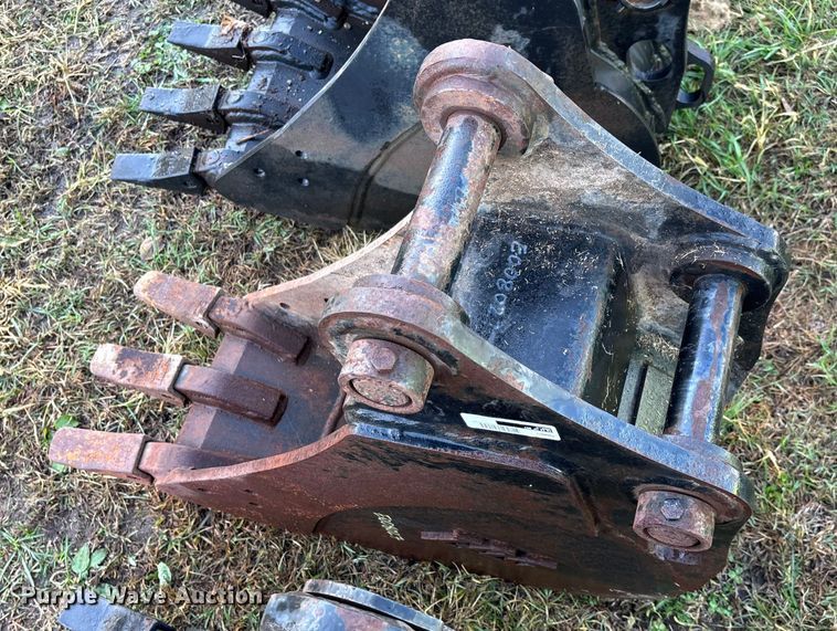 image for item EN5782 (5) TAG excavator buckets