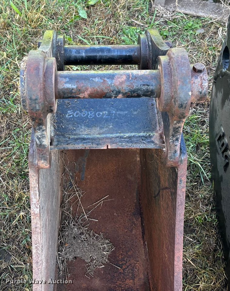 image for item EN5782 (5) TAG excavator buckets