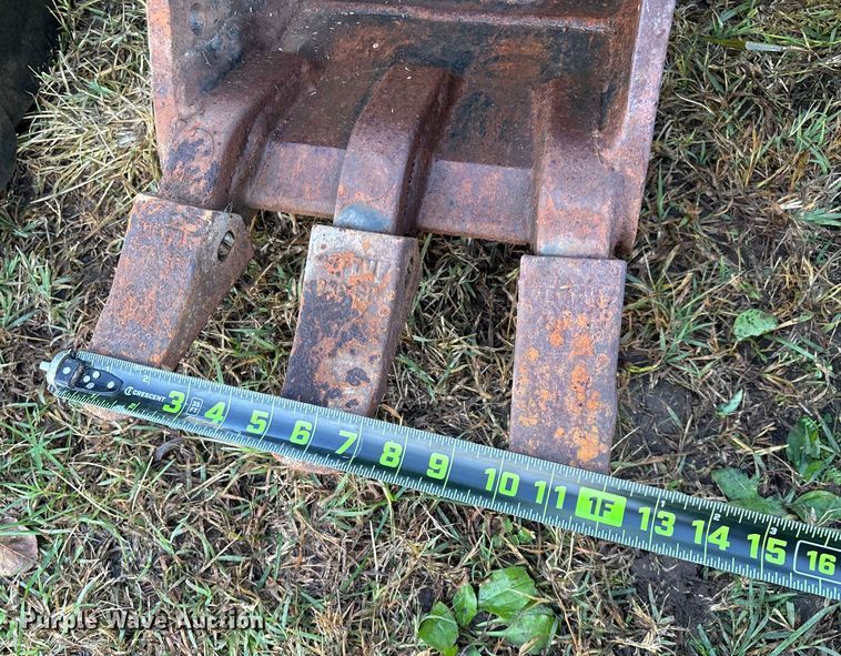 image for item EN5782 (5) TAG excavator buckets