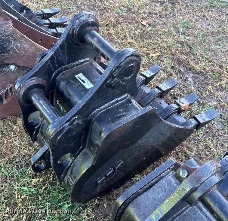 image for item EN5782 (5) TAG excavator buckets