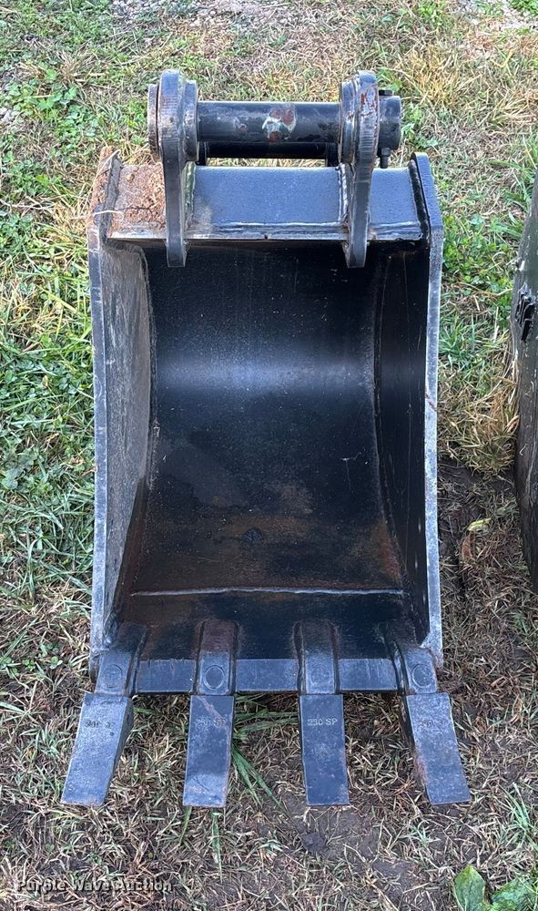 image for item EN5782 (5) TAG excavator buckets