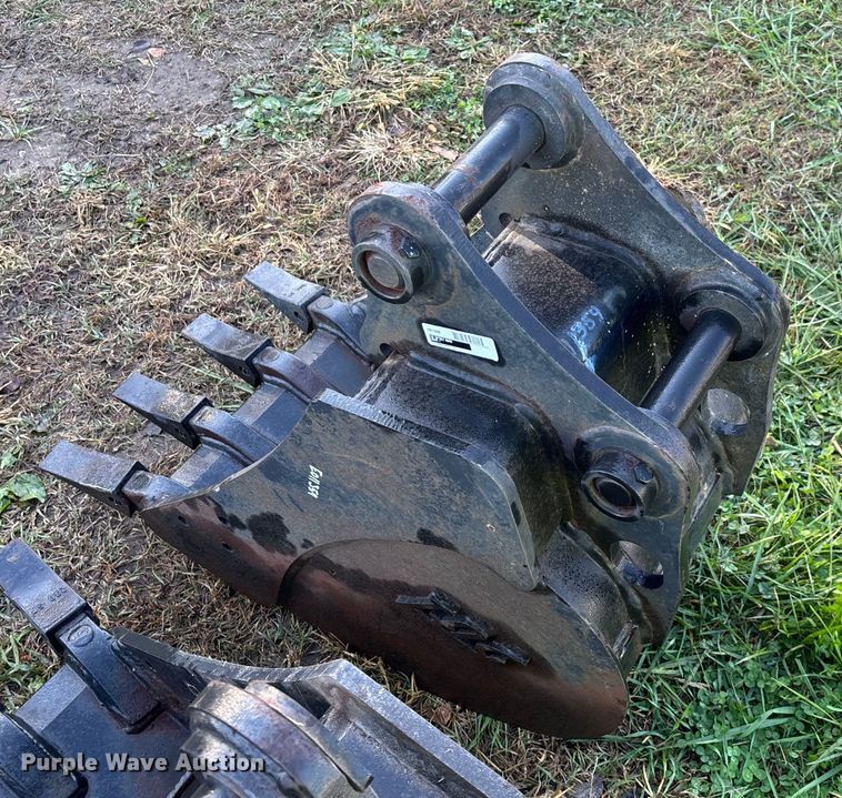 image for item EN5782 (5) TAG excavator buckets