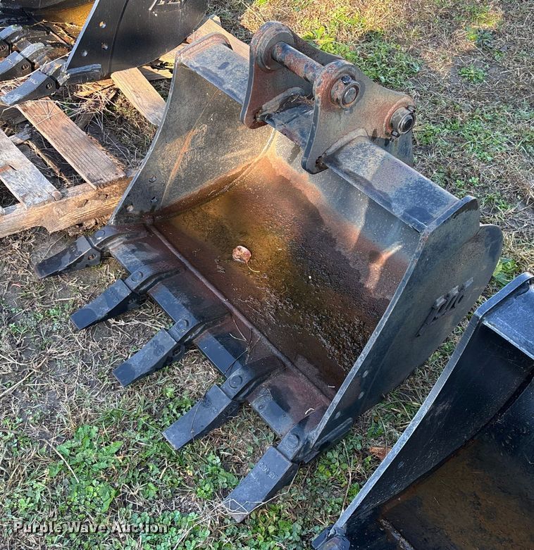 image for item EN5783 TAG (3) TAG excavator buckets