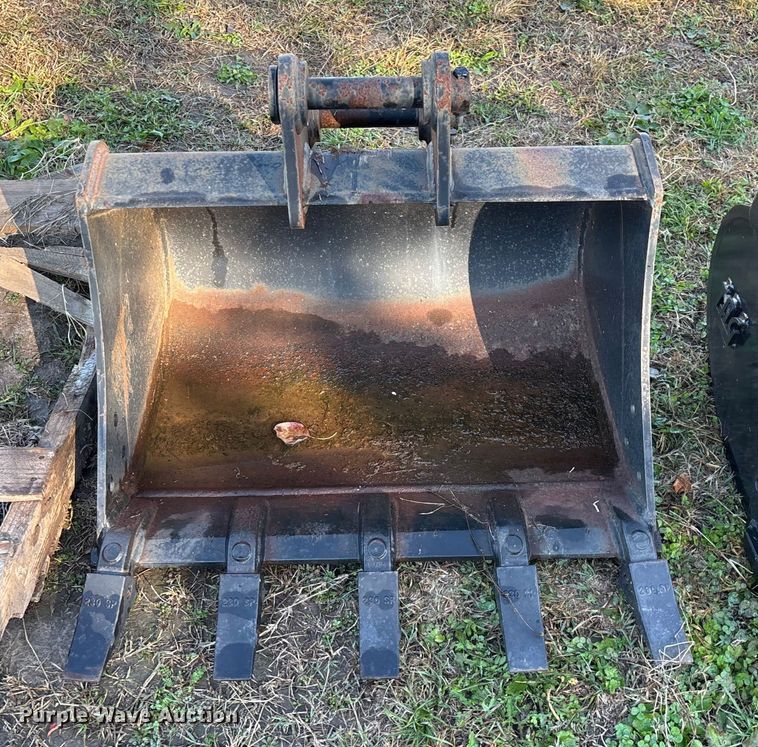 image for item EN5783 TAG (3) TAG excavator buckets