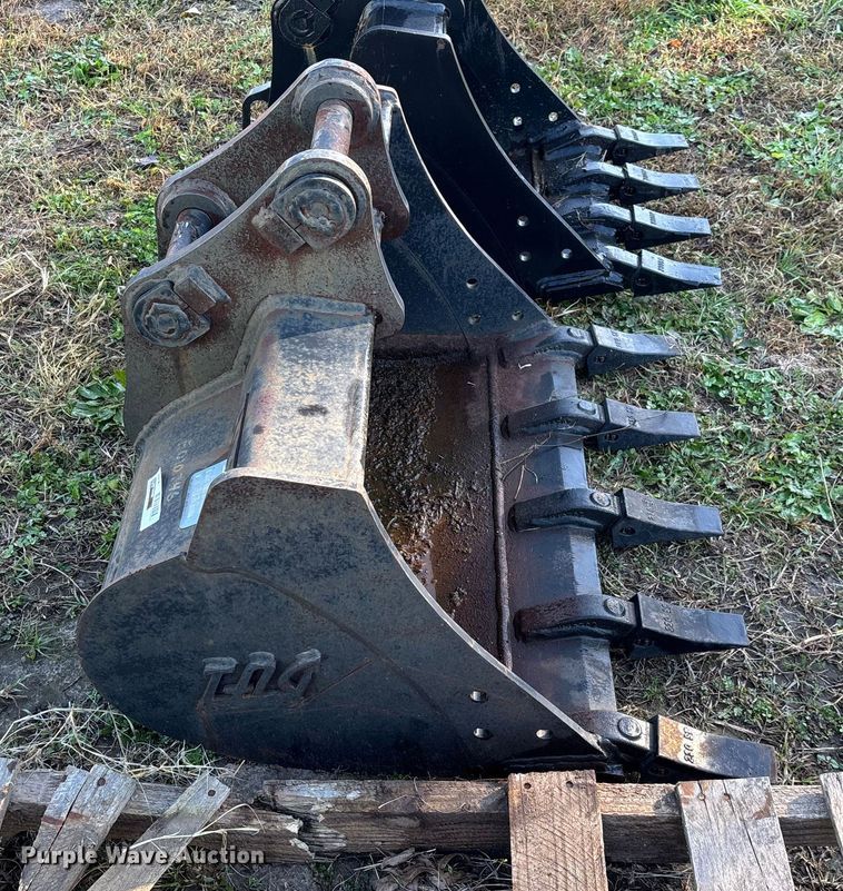 image for item EN5783 TAG (3) TAG excavator buckets