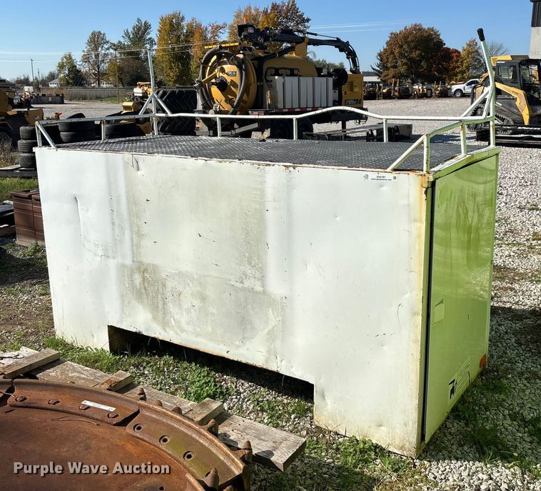 image for item EN5787 Truck toolbox