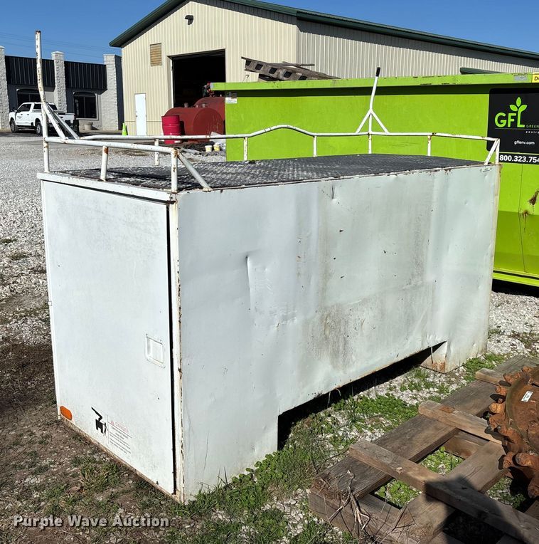 image for item EN5787 Truck toolbox