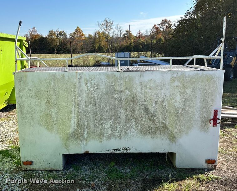 image for item EN5787 Truck toolbox