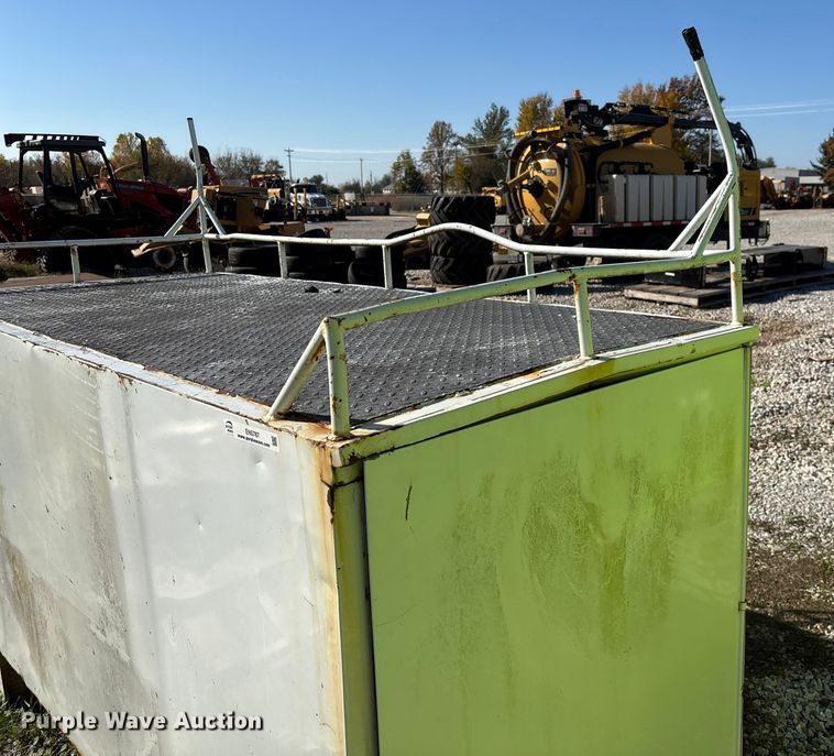 image for item EN5787 Truck toolbox