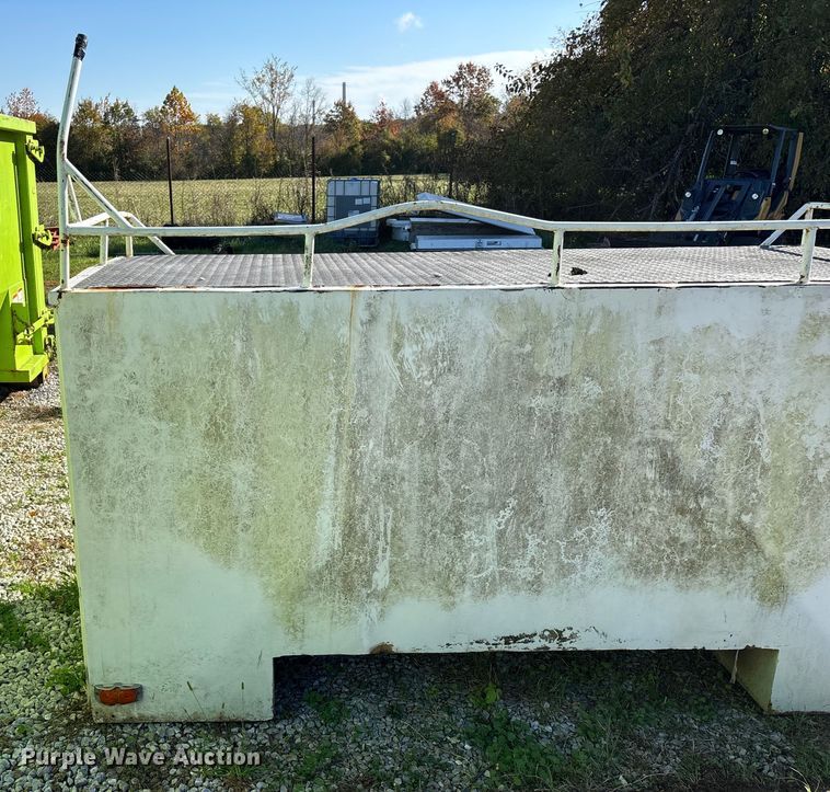 image for item EN5787 Truck toolbox