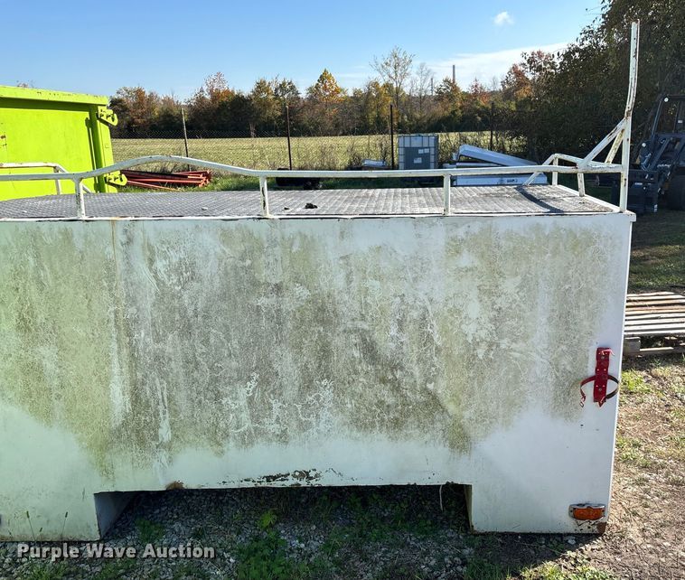 image for item EN5787 Truck toolbox