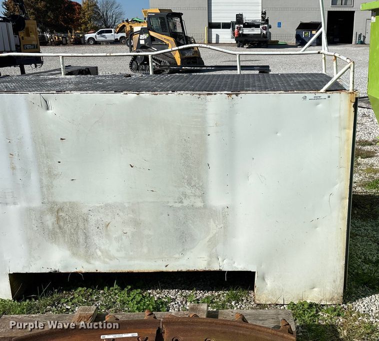 image for item EN5787 Truck toolbox