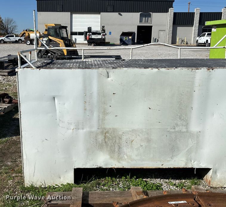 image for item EN5787 Truck toolbox