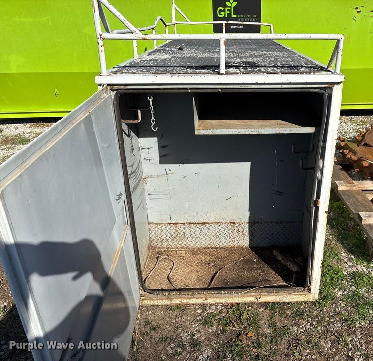 image for item EN5787 Truck toolbox