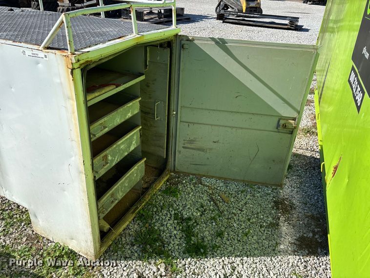 image for item EN5787 Truck toolbox