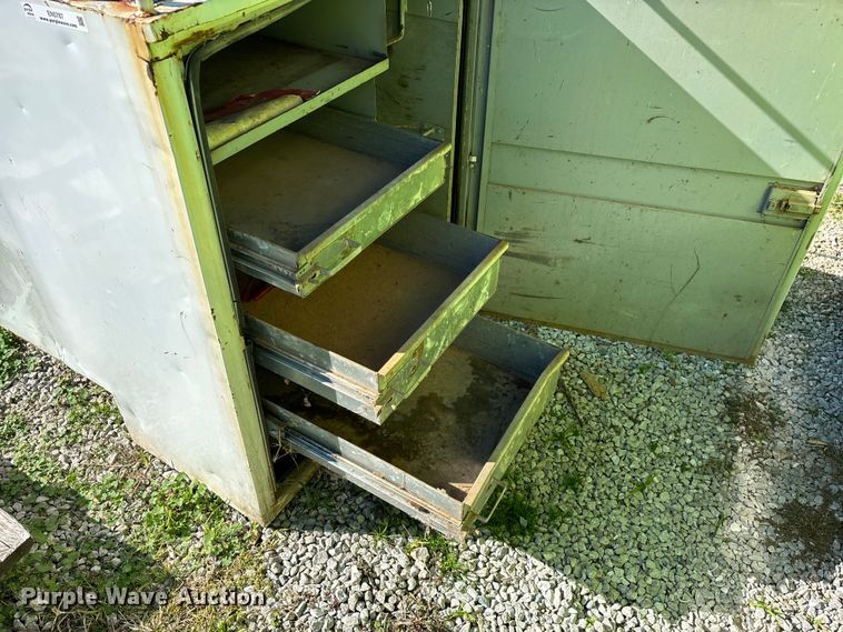 image for item EN5787 Truck toolbox