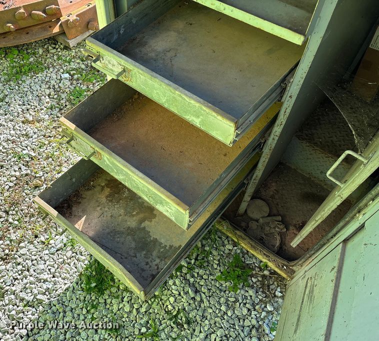 image for item EN5787 Truck toolbox