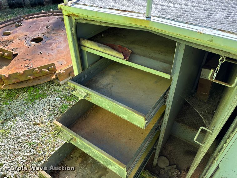 image for item EN5787 Truck toolbox