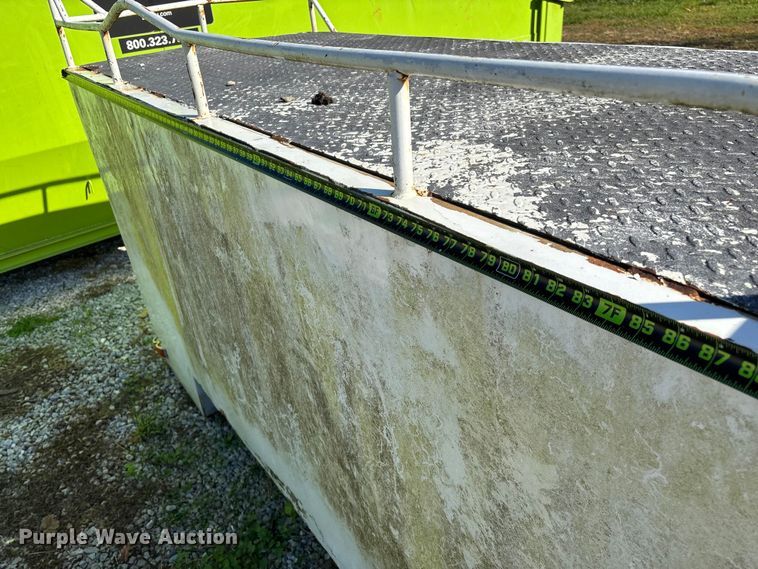 image for item EN5787 Truck toolbox