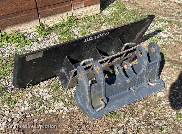 image for item EN5789 (2) quick attach loader brackets 