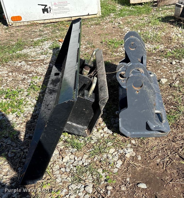 image for item EN5789 (2) quick attach loader brackets 