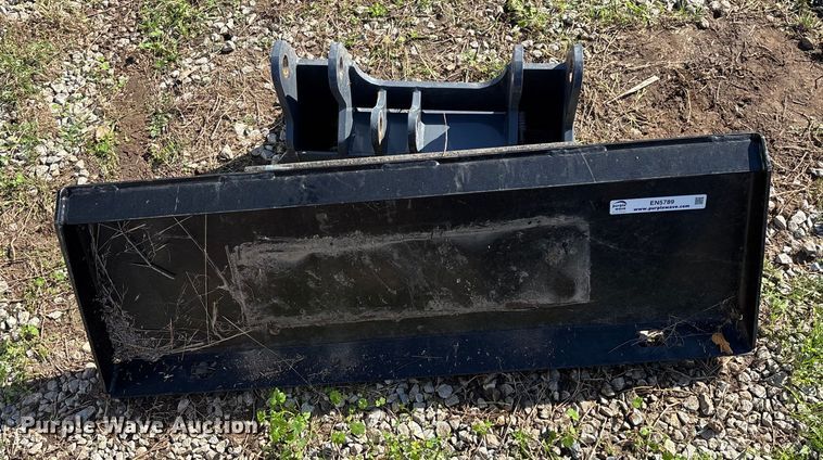 image for item EN5789 (2) quick attach loader brackets 